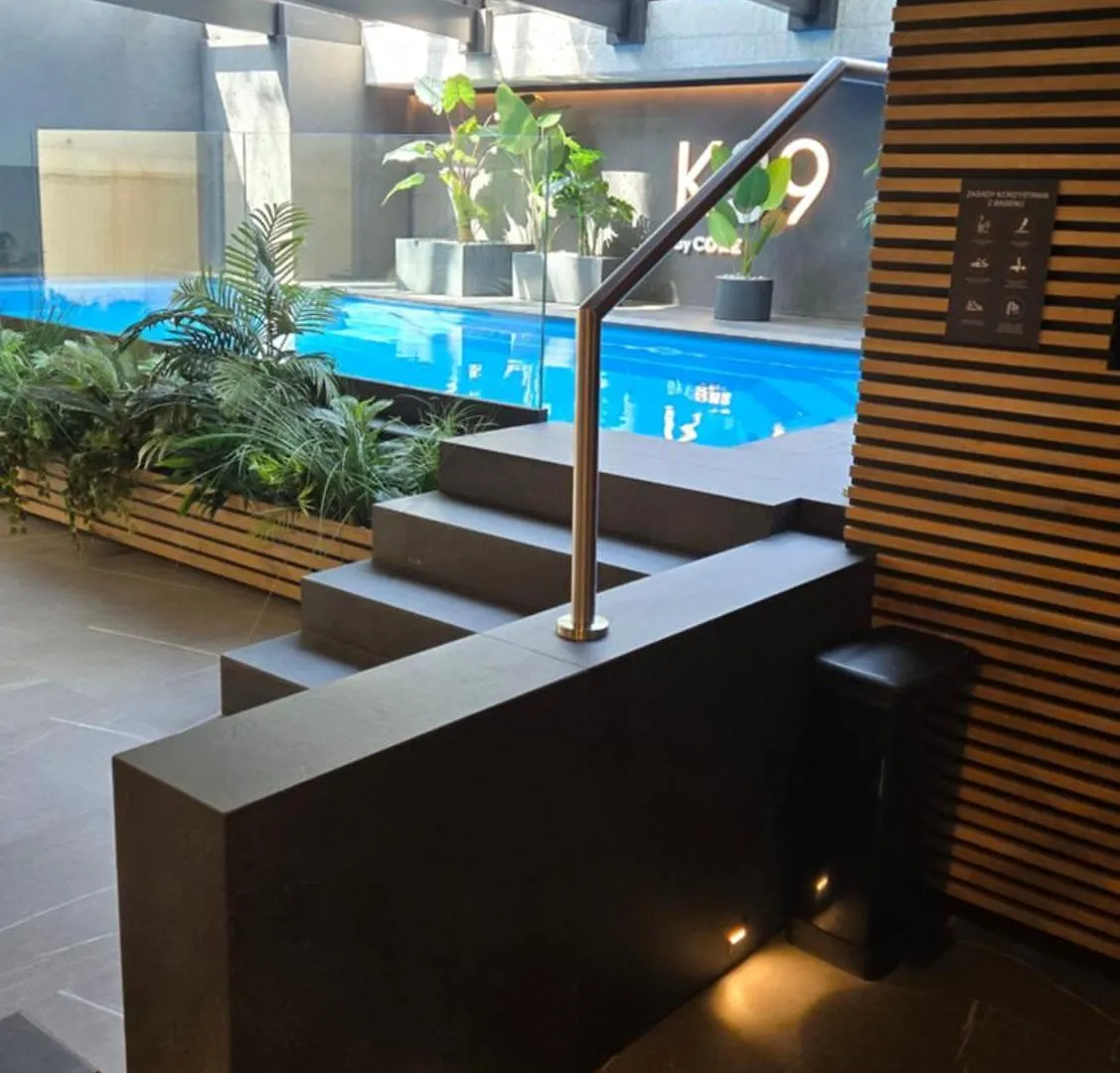 Luxury Old Town Apartments , Gym, Sauna & Swimming Pool ,Hammock, Free Parking! contacts