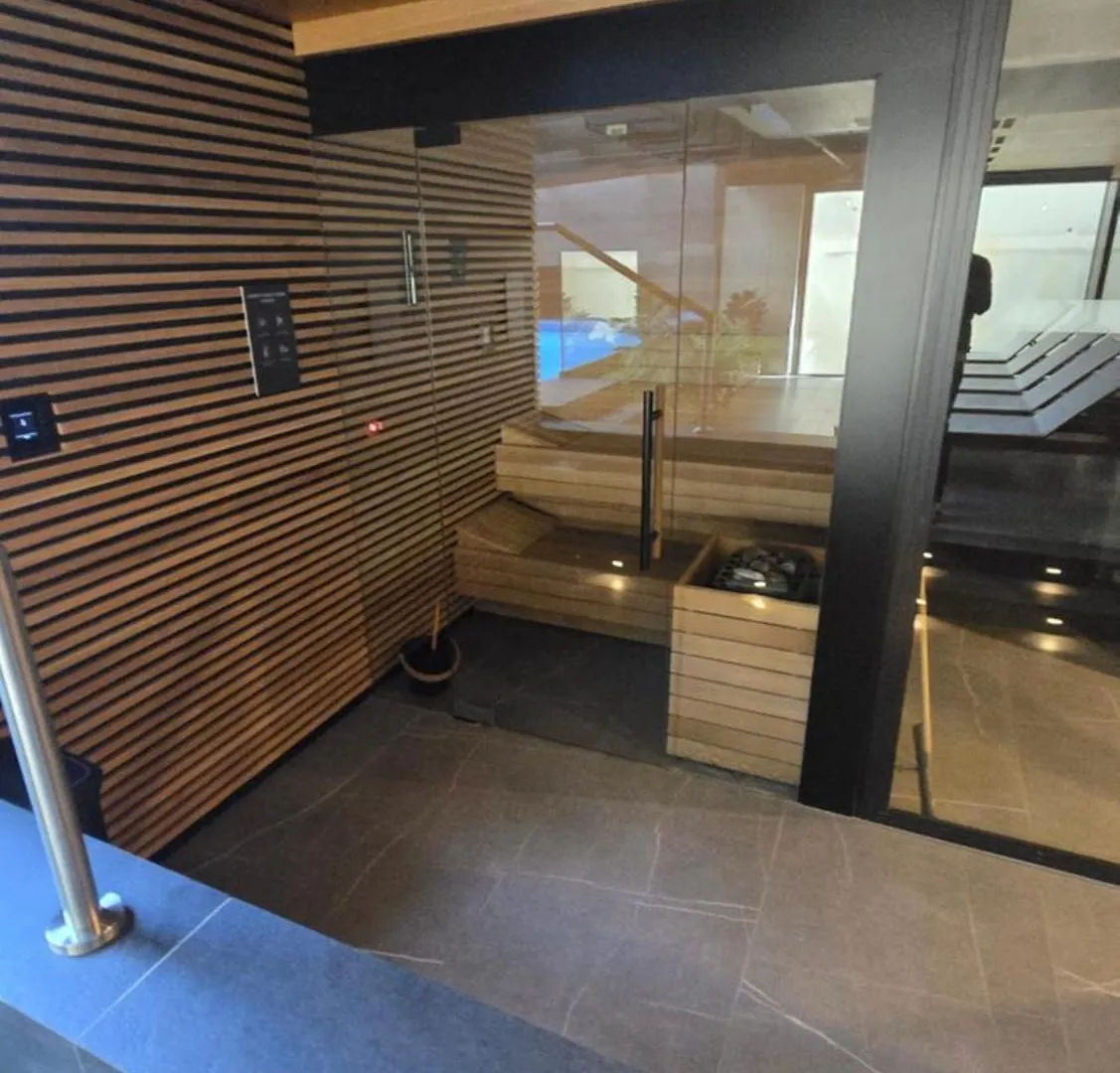 Luxury Old Town Apartments , Gym, Sauna & Swimming Pool ,Hammock, Free Parking! Kraków